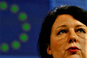 neuveritelne-vera-jourova-nam-sdelila-jakou-po-volbach-nesmime-mit-vladu