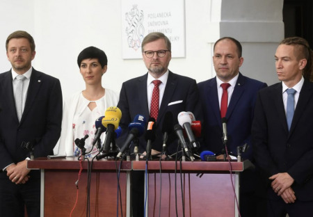 1 000 000 ztracených hlasů: Kavárna bude vládnout většině. Kdo za to může?