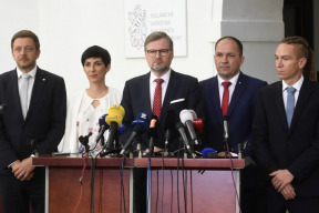 kratke-pripomenuti-a-srovnani-nejen-pro-demokraticke-hulvaty-a-pucisty