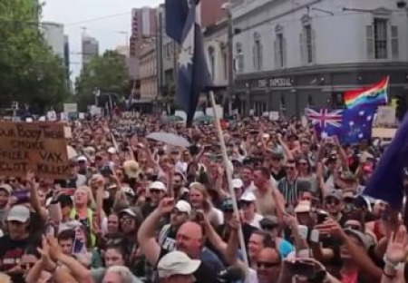 V Melbourne už to začalo: “Děje se něco velkého”. A co Praha?