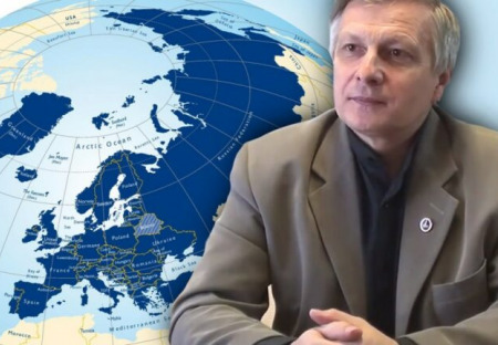 Otázky a odpovědi V.V.Pjakina s českým dabingem - USA ženou Ukrajinu do sebevražedné války aj.
