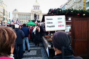 demonstrace-proti-covid-apartheidnimu-fasizmu-a-proti-nasilnemu-ockovani-ze-dne-12-12-2021-na-vaclavaku-praha