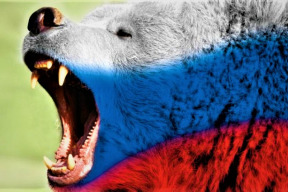 usa-senator-hrozi-rusku-1-atomovym-uderom-masove-demonstrace-v-nemecku-poliaci-privitali-baerbock