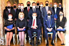 rndr-jan-sedlacek-fialova-vlada-kabinet-plny-tikajicich-casovanych-bomb