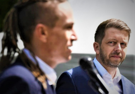 Předsedo Rakušane, hodili jste místní samosprávu přes palubu