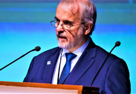 O čem se mlčí – Ivan David