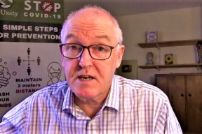 dr-john-campbell-nove-informace-o-poctu-covid-umrti-odhalene-diky-zadosti-na-zaklade-svobodneho-pristupu-k-informacim