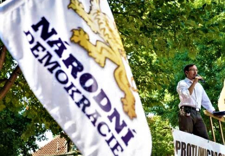 MÍSTO TRABLÍ S VÁLKEM TRABLE S VÁLKOU? NÁRODNÍ DEMOKRACIE PÍŠE DO RUSKA
