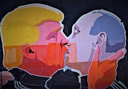 Trump chválí Putina za jeho politiku vůči Ukrajině a prohlubuje schizma mezi republikány
