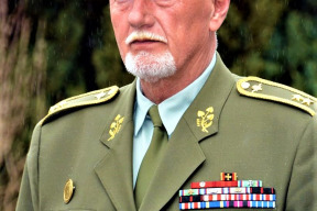 pohar-pretekl-a-medved-ukazal-sve-drapy