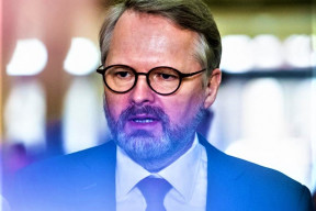 fialova-hra-na-vojaky
