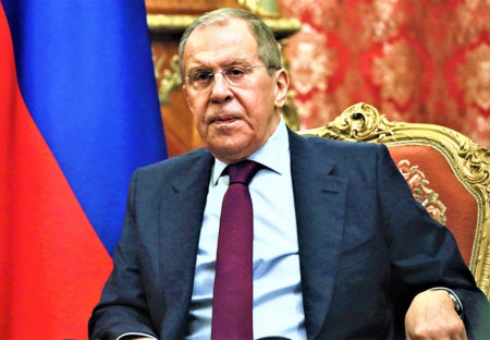 Lavrov: Nějaký Lipavský prohlásil o Macronovi, že ničemu nerozumí!