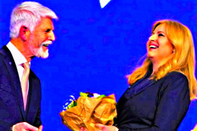 caputova-sa-nechutne-hodila-k-noham-petra-pavla