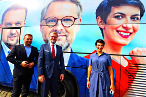 arogance-a-nabubrelost-soucasne-vlady-ods-kdu-csl-stan-top09-pirati-se-zvetsuje