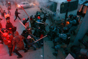 majdanovci-v-akci-aneb-proc-se-putin-rozhodl-chranit-rusy-na-krymu-drsne-video