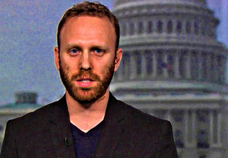 Max Blumenthal - Proč svádíme k jadernému zničení tím, že zaplavujeme Ukrajinu moderními zbraněmi a sabotujeme jednání