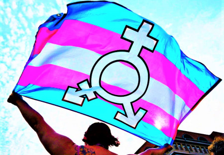 Transgenderové operácie genitálií majú za následok bolesti a inkontinenciu.