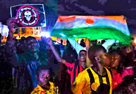 Niger dává Francii 30 dní na opuštění země.