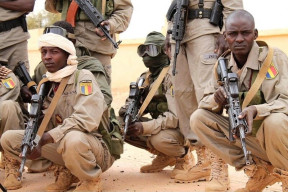 italska-premierka-podporuje-nedavny-prevrat-v-nigeru-jako-reakci-na-evropske-vykoristovani-africkych-zemi-a-kritizuje-kroky-prezidenta-macrona-a-francie-v-africe