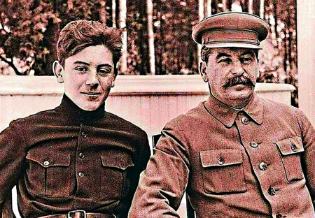 Nepoznané stránky sovětské historie - Stalinův syn Vasilij 
