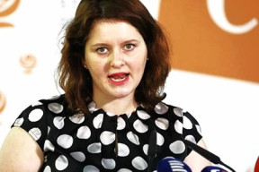 nedelni-glosa-marka-adama-podivej-znovu-kvete-ruze