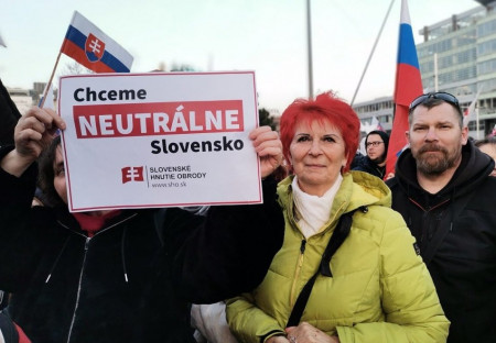 Iniciatíva za neuplatňovanie sankcií voči Rusku získava čoraz väčšiu podporu aj v zahraničí