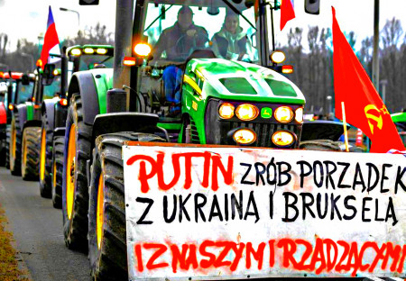 Protest velkých farmářů ve Varšavě proti dohodě s Mercosurem a Green Dealu