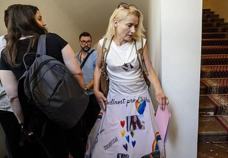 Maminka Elišky zastřelené na FF UK spáchala sebevraždu skokem do Macochy. (+ Video Lenky Šimůnkové)