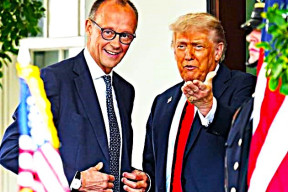 sam-v-kresle-jak-byla-v-ovalne-pracovne-odhalena-pozice-nemecka-ve-svete