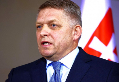 Fico chce NEUTRALITU Slovenska!
