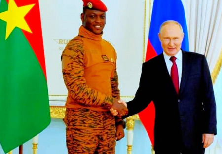 Ibrahim Traoré prosazuje revoluci v Africe z Burkiny Faso