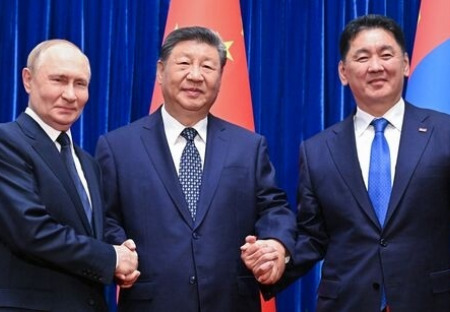 Rusko, Čína a Mongolsko podepsaly v Číně memorandum o výstavbě tranzitního plynovodu přes Mongolsko.