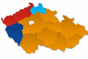zoufaly-clovek-dela-zoufale-ciny-frustrovany-volic-sokuje