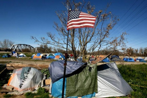 cekejte-velky-krach-a-bidu-varuje-miliardar-donald-trump-usa