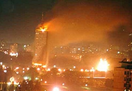 Proč NATO nebombarduje Kyjev pro humanitární krizi jako Bělehrad?