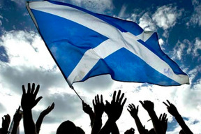 skotske-referendum-cerna-mura-britanie