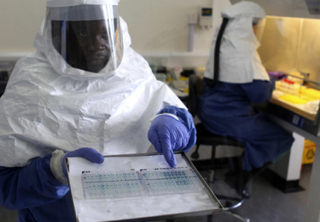 Šokující prohlášení zdravotní sestry z Ghany: Ebola není skutečná