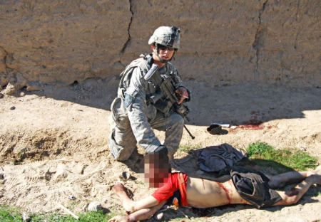 Zeman vyznamenal vojáky padlé v Afgánistánu