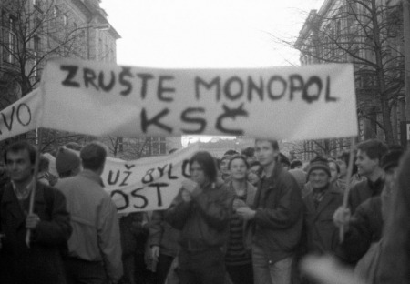 K čemu ve skutečnosti došlo v roce 1989