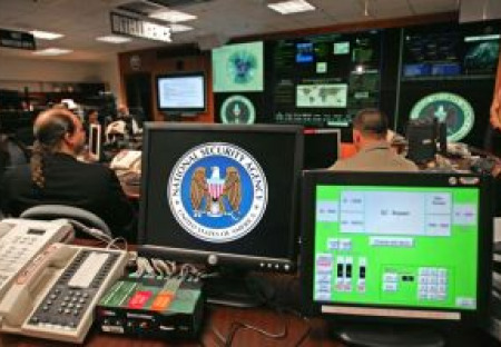 Kongres schválil zákon, který zaručuje „neomezený přístup ke komunikaci všech Američanů“