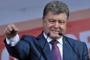 porosenko-si-pripravuje-pudu-k-vyhlaseni-valky-podle-prani-valecnych-jestrabu-z-usa