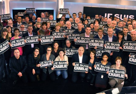 Poprava novinárov z Charlie Hebdo bola len krvavým divadlom