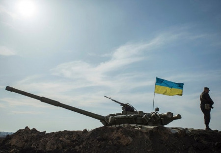 Američtí politologové o dodávkách zbraní Kyjevu: špatný a nebezpečný nápad