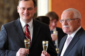 premier-necas-nepotrebuje-v-cele-rezortu-financi-kvalifikovaneho-ekonoma-nybrz-bleskovy-klausuv-podpis-dalsiho-kalouskova-hloupeho-danoveho-balicku
