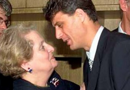 Jak se američtí důchodci rozhodli přivydělat si u Hashima Thaciho