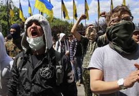 „Nebeští vojáci“ naučí Ukrajince zabíjet