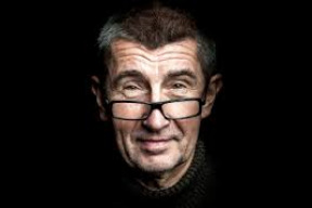 andrej-babis-placal