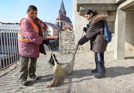 Drábkovy "nucené práce" jsou protiústavní, ale jde pouze o to?