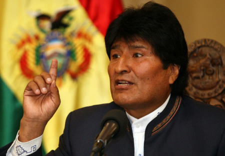 „Zbavte se politického vlivu USA a diktátu MMF “: Vůdce Bolivie Evo Morales říká Evropské unii