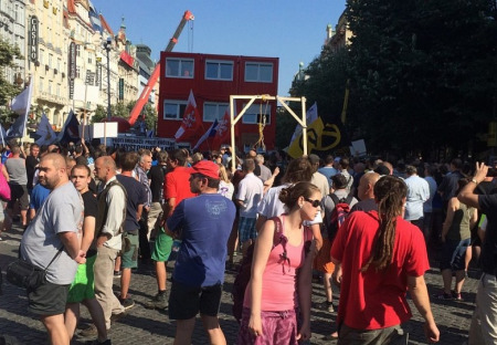„Šibeniční termín – Komu zvoní hrana? Tobě!“